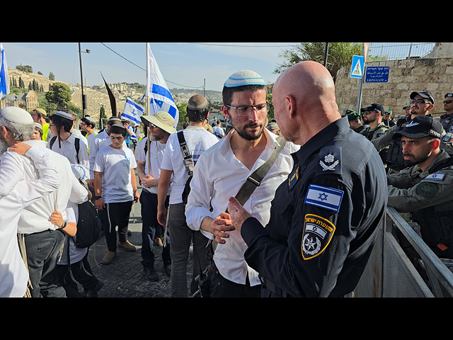 Марш с флагами в Иерусалиме сопровождался беспорядками, 13 человек задержаны. Фоторепортаж