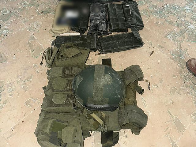Различные виды оружия и боеприпасов, обнаруженные ЦАХАЛом в Бинт-Джбейле