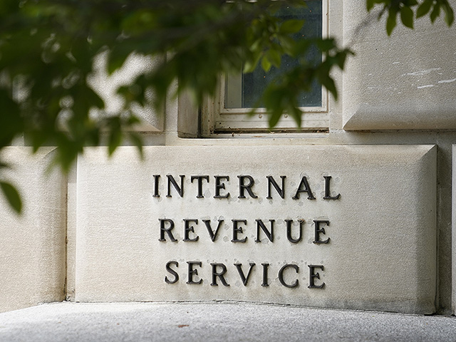 Минюст США запретил IRS проверять прежние налоговые декларации Трампа и его компаний