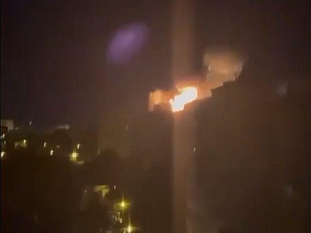 Российский дрон попал в многоэтажный дом в Румынии, есть пострадавшие
