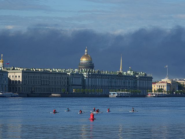 Украинские БПЛА атаковали цели в Петербурге накануне ПМЭФ-2026
