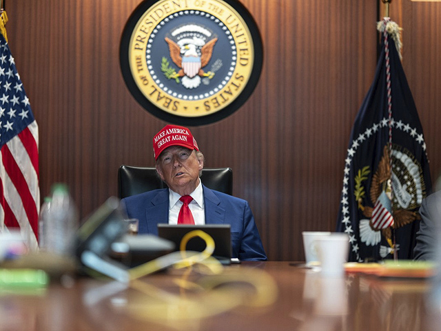 Axios: Трамп собрал совещание в Ситуационной комнате для обсуждения возможных ударов по Ирану