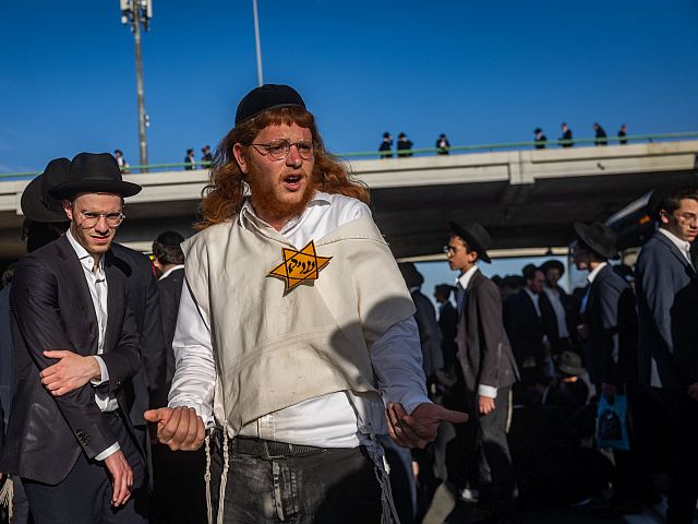 "Харедим" прибыли в Ашдод защищать арестованного дезертира, но тот оказался светским