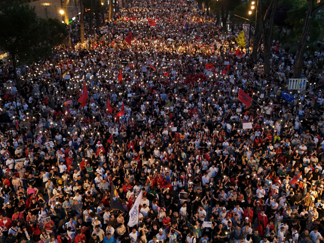 В Албании проходят акции протеста против проекта, связанного с зятем Дональда Трампа