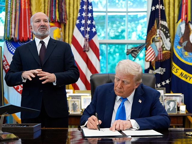 Трамп продавливает сделку с Ираном на свой день рождения, Иран сопротивляется