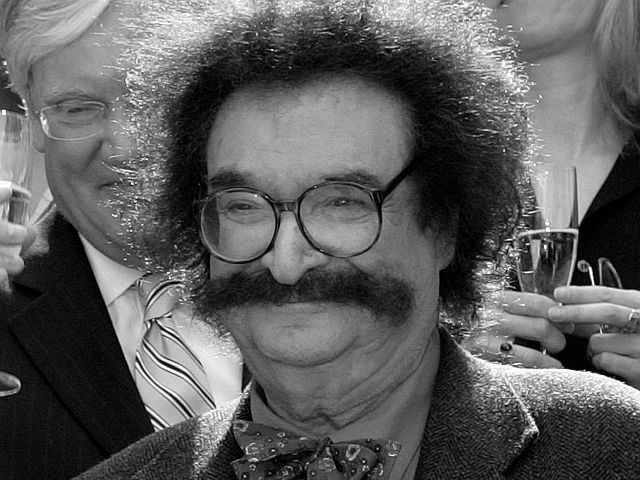 В возрасте 100 лет умер американский кинокритик и телеведущий Джин Шалит