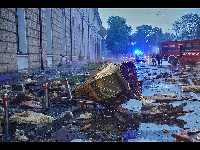 Киево-Печерская лавра в огне после российского удара. Фоторепортаж