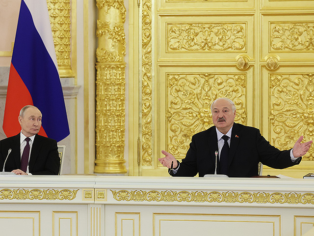 Лукашенко признал, что Россия хочет втянуть его в войну, и рассказал о переговорах с Украиной