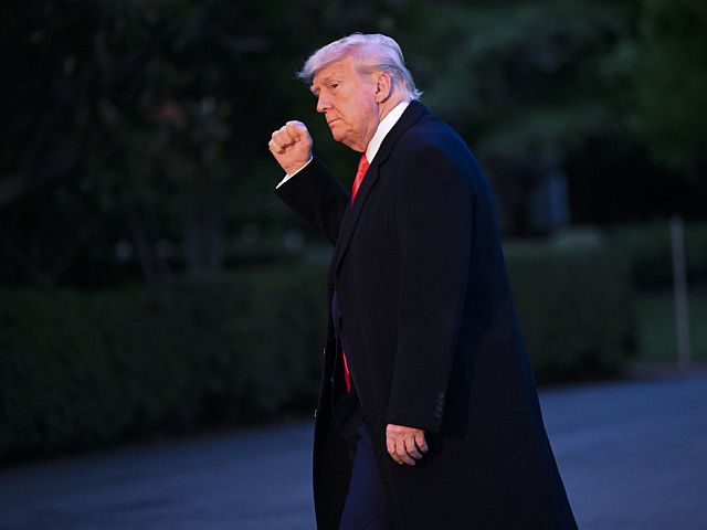 AP: Трамп получил около 1,2 млрд долларов доходов от криптобизнеса