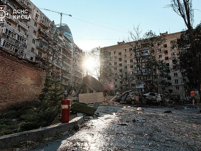 Последствия массированного удара армии РФ по Киеву. Фоторепортаж