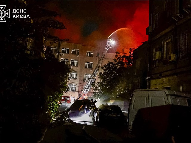 Последствия массированного удара армии РФ по Киеву. Фоторепортаж
