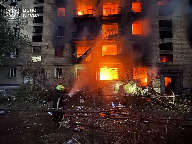 Последствия массированного удара армии РФ по Киеву. Фоторепортаж
