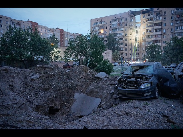 Последствия второго за неделю массированного удара армии РФ по Киеву. Фоторепортаж