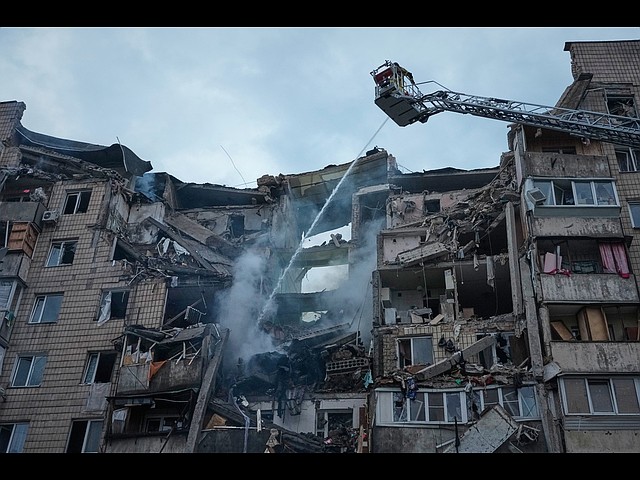 Последствия второго за неделю массированного удара армии РФ по Киеву. Фоторепортаж