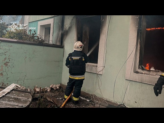 Последствия второго за неделю массированного удара армии РФ по Киеву. Фоторепортаж