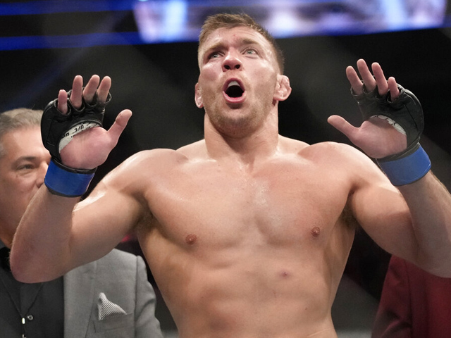 UFC. Дю Плесси победил Усмана