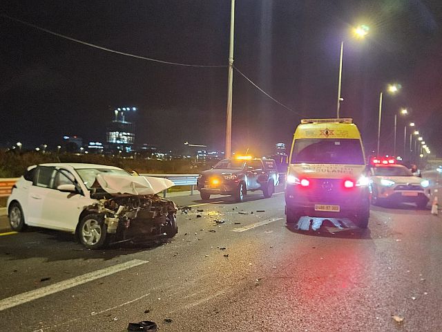 Две смертельные аварии за ночь: в Негеве и в центре Израиля
