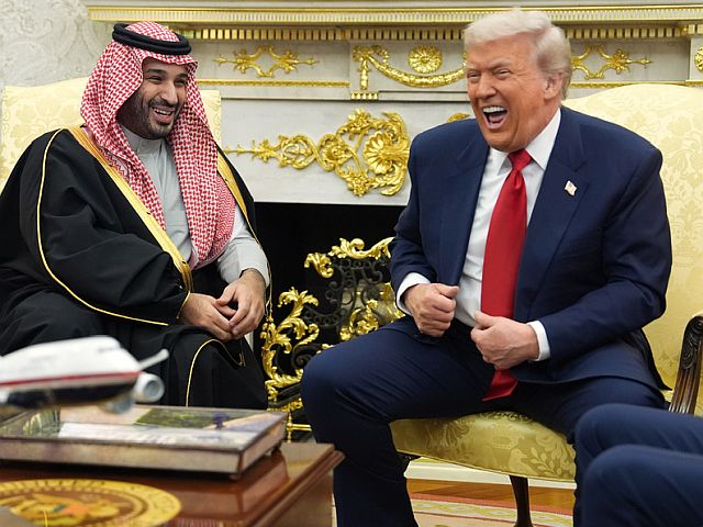 Президент США Дональд Трамп с наследным принцем Саудовской Аравии Мухаммадом бин Салманом. Вашингтон, 18 ноября 2025 года 