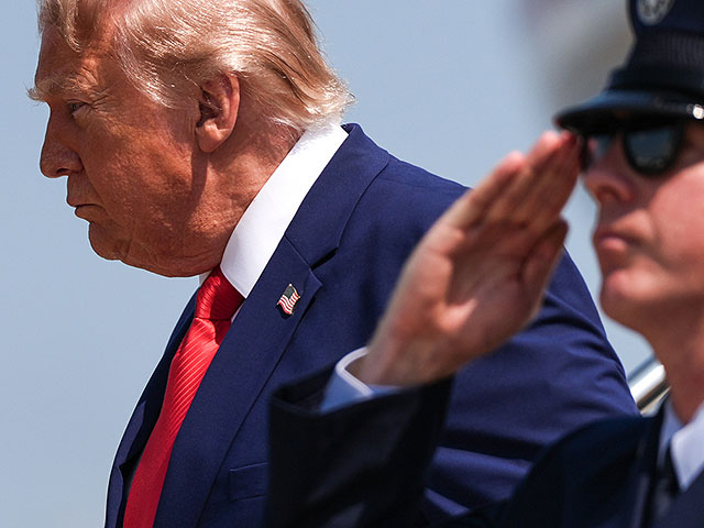 Трамп пригрозил Ирану "суровым военным наказанием" за атаки хуситов