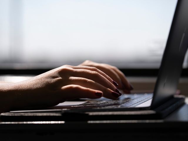 Власти Австралии подали в суд на Telegram из-за материалов, поощряющих террор