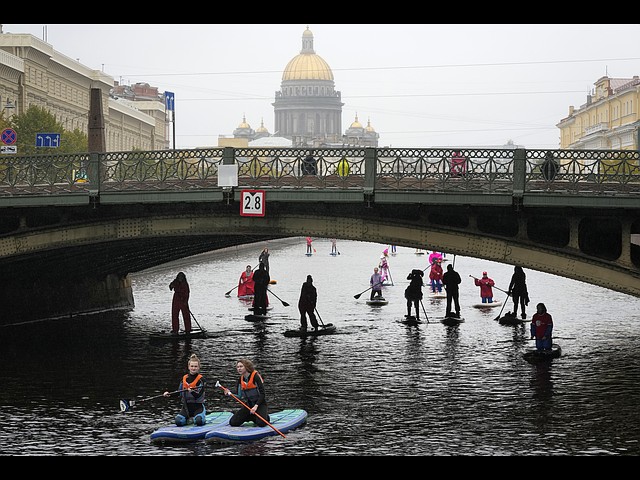 Петербург на веслах: костюмированный фестиваль на Мойке. Фоторепортаж