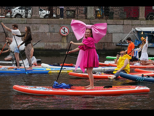 Петербург на веслах: костюмированный фестиваль на Мойке. Фоторепортаж