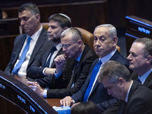 Нетаниягу намерен обеспечить места в списке "Ликуда" Исраэлю Кацу, Гидеону Саару и Хаиму Кацу
