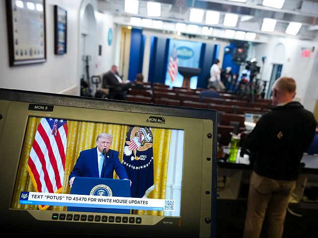 Суд в США заблокировал указ Трампа, ограничивающий голосование по почте
