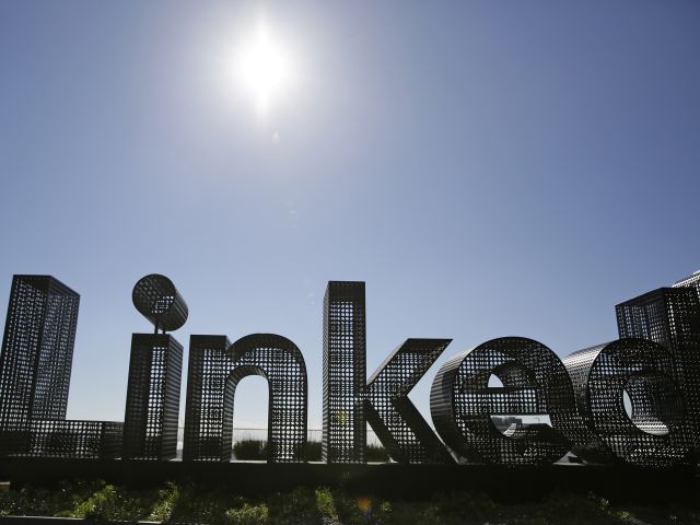 LinkedIn закрывает израильский центр и увольняет работников