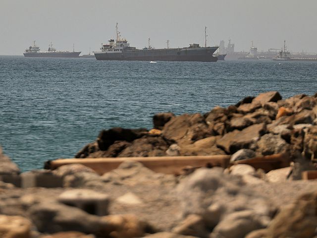 ОАЭ обвинили Иран в атаке на два судна ADNOC в Ормузском проливе
