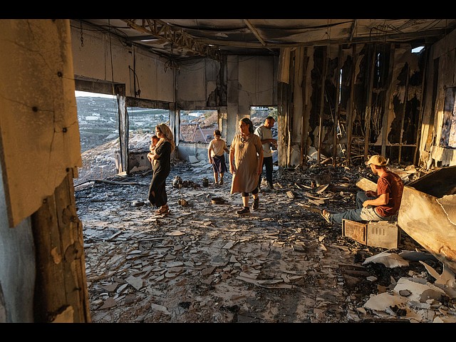 Месяц после пожара: восстановление поселка Хават-Гилад. Фоторепортаж