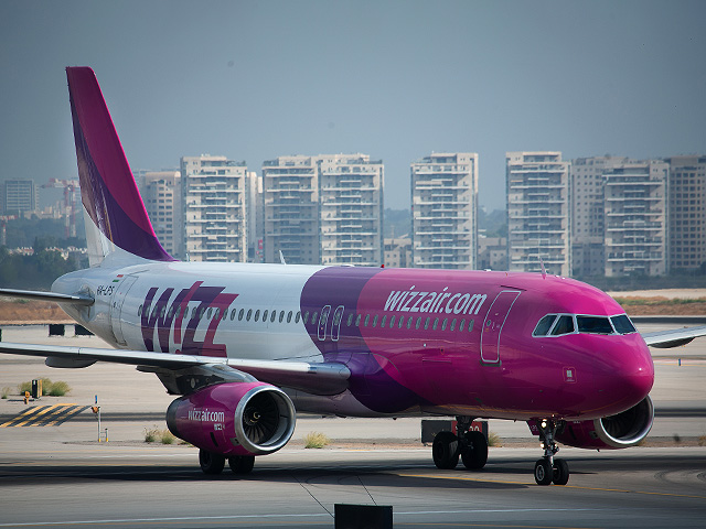 Рейс авиакомпании Wizz из Рима в Тель-Авив задержан из-за угрозы безопасности