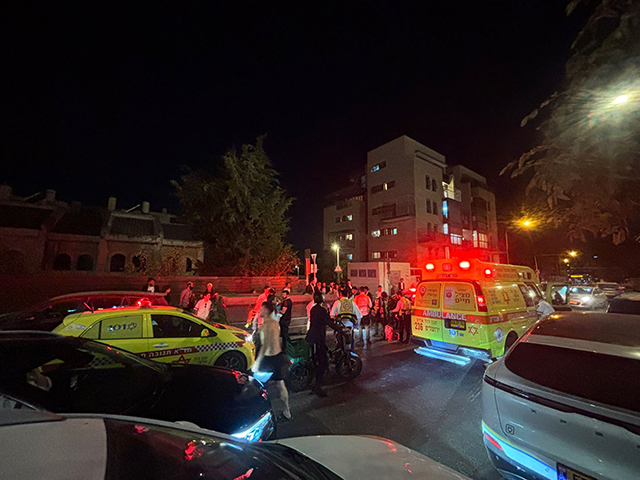 В Иерусалиме пожилой мужчина упал с электросамоката, его состояние критическое