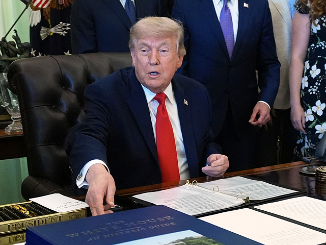 Трамп объявил о заключении "исторической" нефтяной сделки США с Венесуэлой
