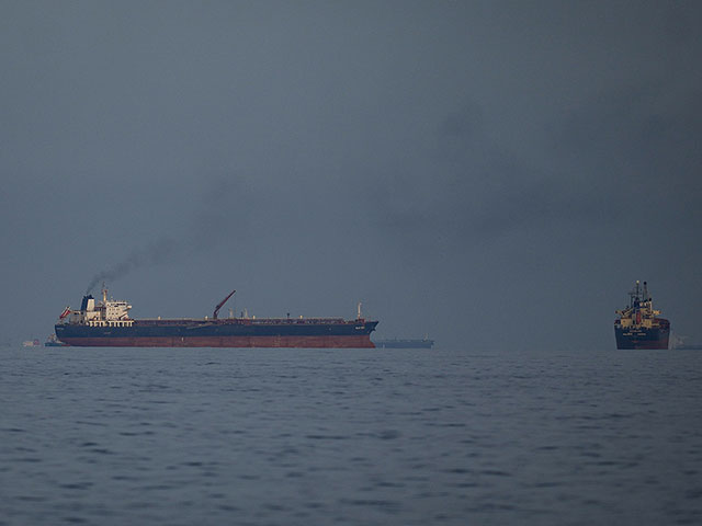 В Ормузском проливе атакован танкер нефтяной компании Абу-Даби