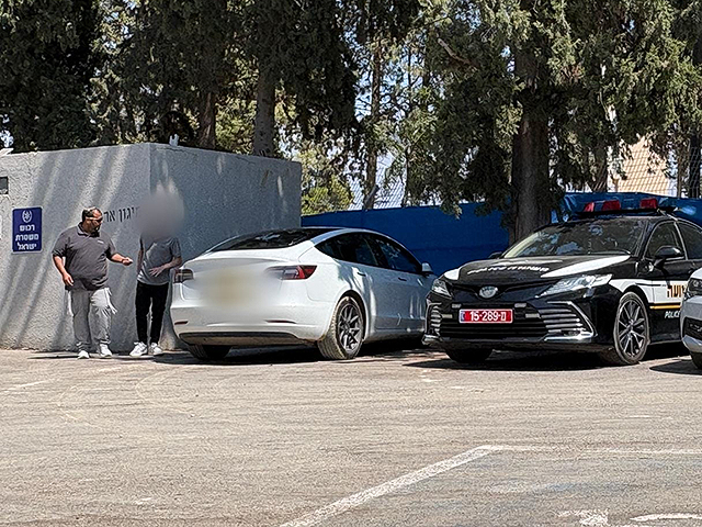 Начато расследование в отношении водителя электромобиля Tesla, ехавшего на автопилоте
