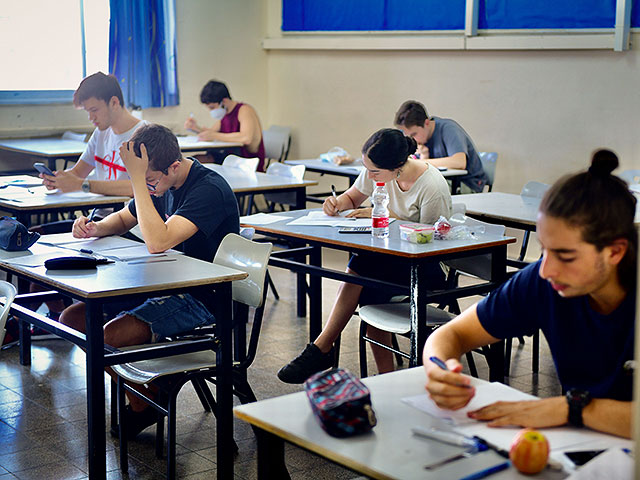 Школьники Израиля сильно ухудшили свои позиции в международных тестах PISA