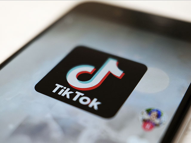 "А-Йом": израильским адвокатам ограничат танцы, песни и саморекламу в TikTok и Instagram