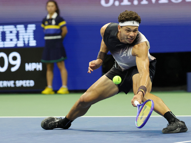 Шелтон победил Алькараса в рекордном матче и вышел в полуфинал US Open
