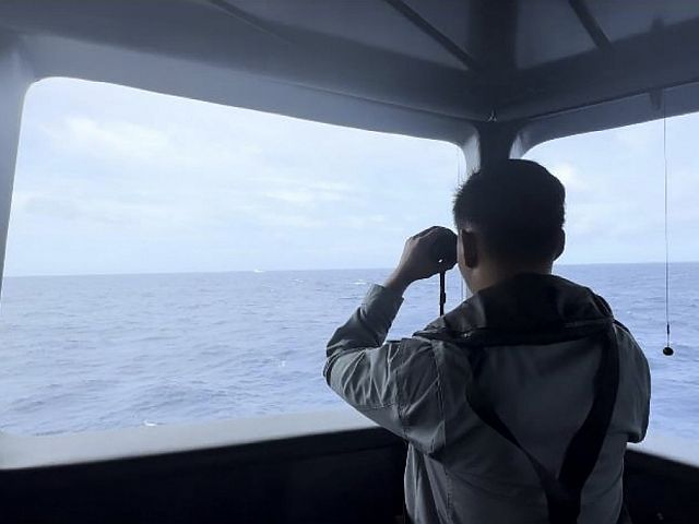 Около Индонезии перевернулся пассажирский паром, на борту находились около 240 человек