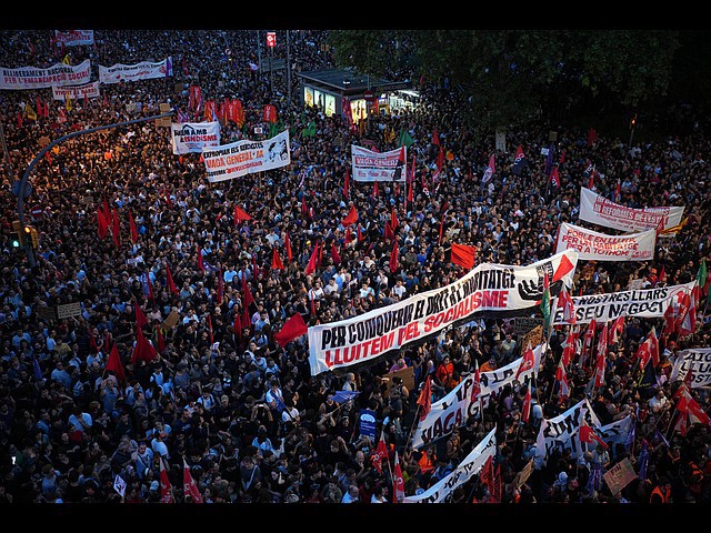Протесты против жилищного кризиса в Барселоне. Фоторепортаж