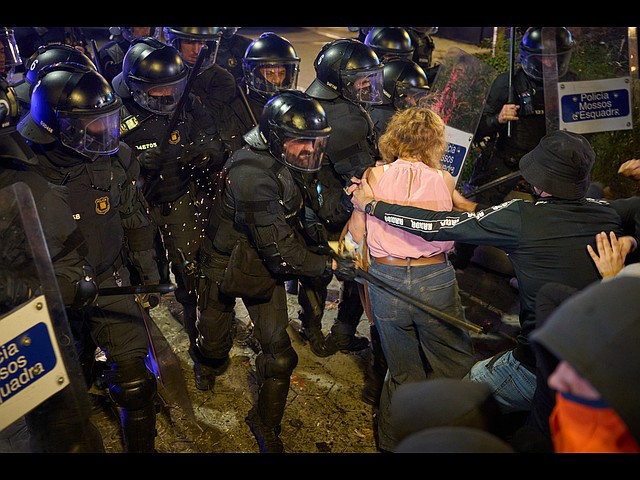 Протесты против жилищного кризиса в Барселоне. Фоторепортаж