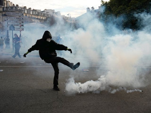 Протесты перекинулись на Бельгию, премьер-министр Франции призвал к диалогу