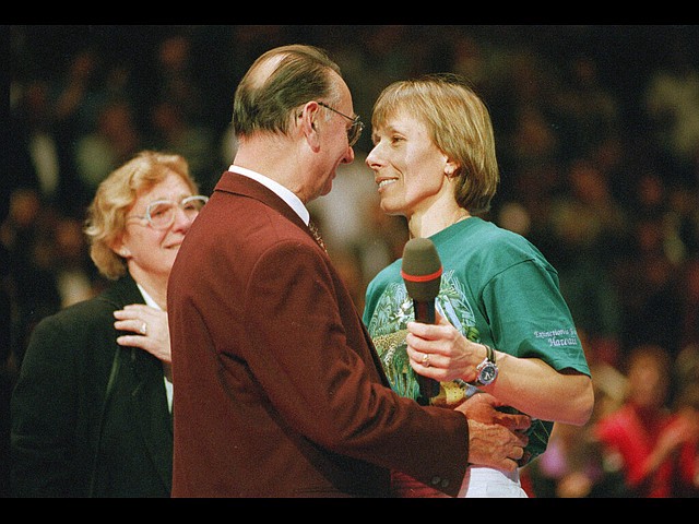 С отцом, Мирославом Навратилом1994 год