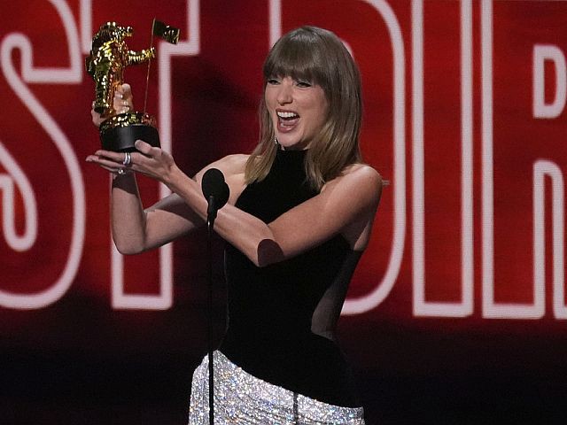 Тейлор Свифт стала самым титулованным артистом в истории MTV Video Music Awards. На состоявшейся в Лос-Анджелесе церемонии певице вручили первую в истории премии награду Artist Director Honors