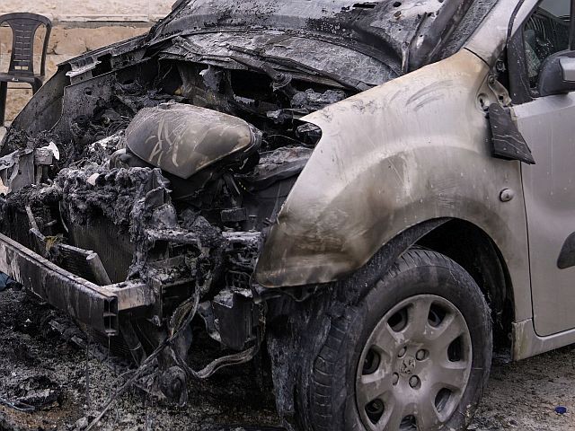 После поджогов в Рас-Каркаре и Дир Абу Машале проводится расследование
