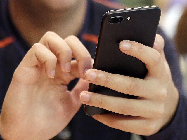 Сообщения о сбое в WhatsApp и Messenger