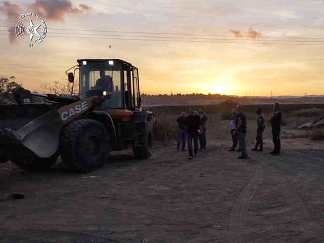 Борьба с "пиратскими" свалками в центре страны: изъята техника на десятки миллионов шекелей