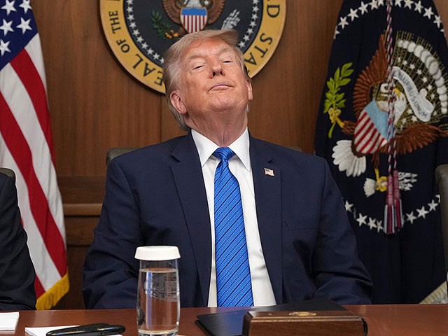 Повествование Трампа о "глупом русском генерале" широко разошлось в соцсетях
