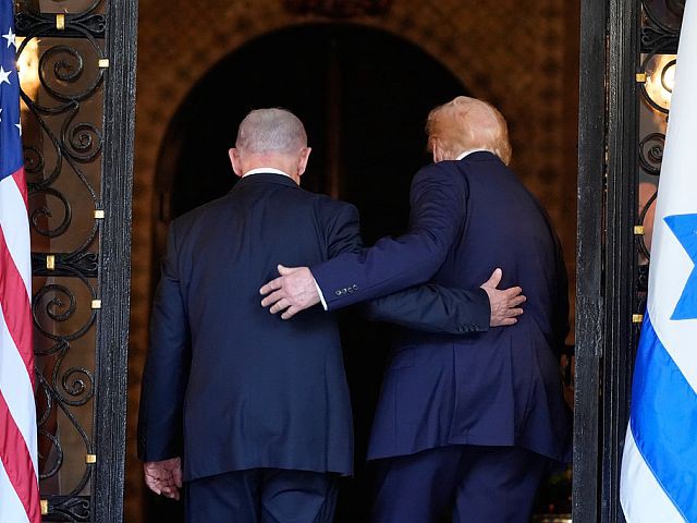 Трамп вновь призвал израильтян голосовать за Нетаниягу: "Мы должны завершить начатое"